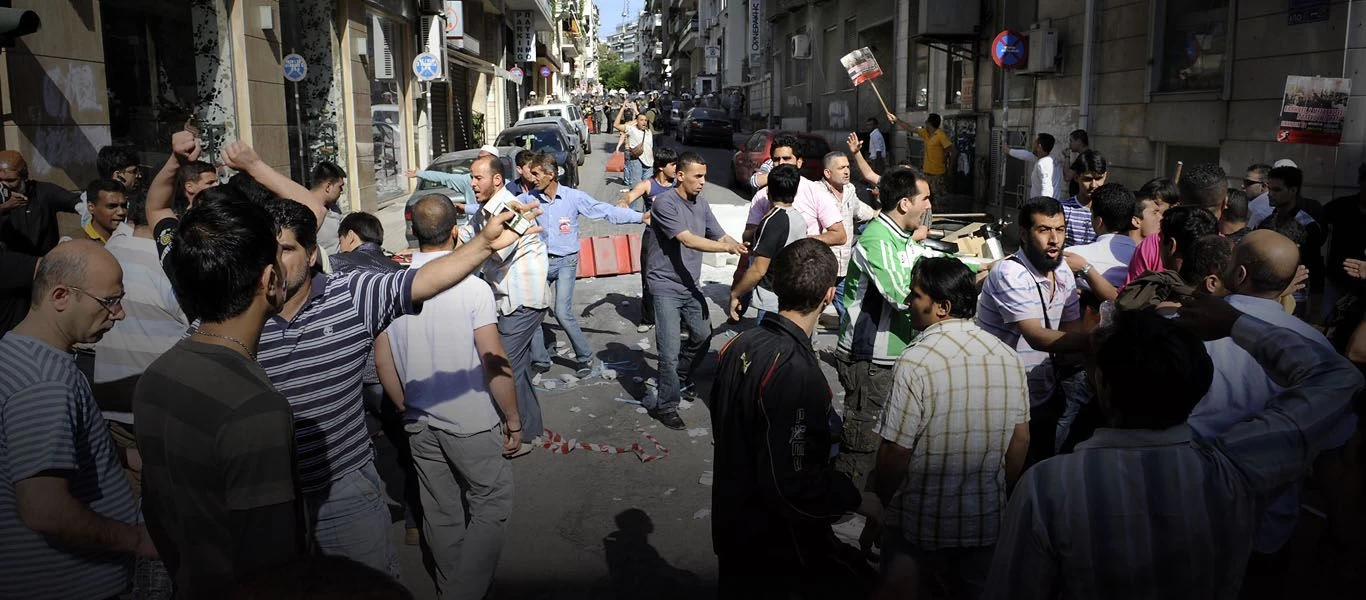 Πρόσφυγες στον τόπο τους οι Έλληνες: Φεύγουν από το κέντρο της Αθήνας λόγω της παράνομης μετανάστευσης